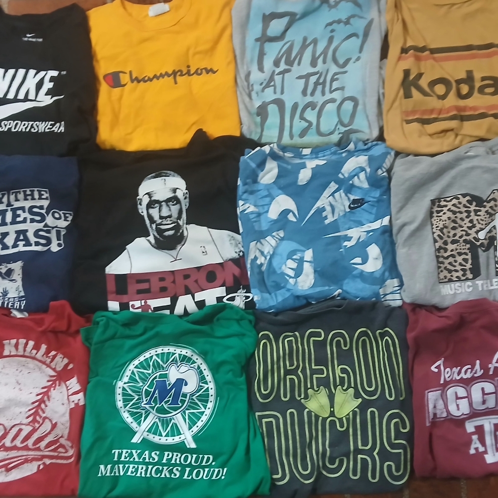 MayneLee Vintage/Nostalgic Clothing!